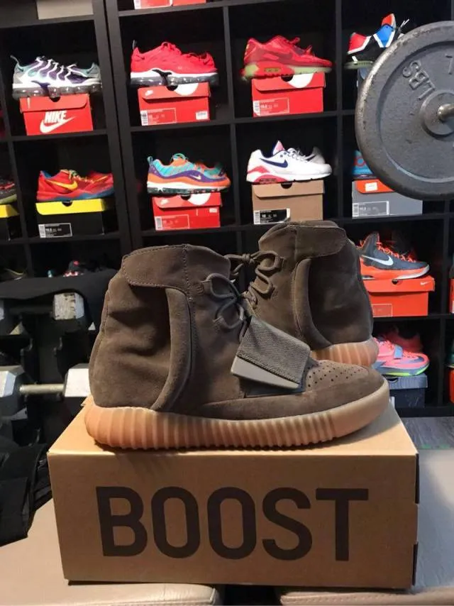 Adidas yeezy 750 boost chocolate sz 9.5 gum sole