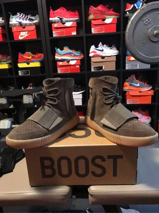 Adidas yeezy 750 boost chocolate sz 9.5 gum sole