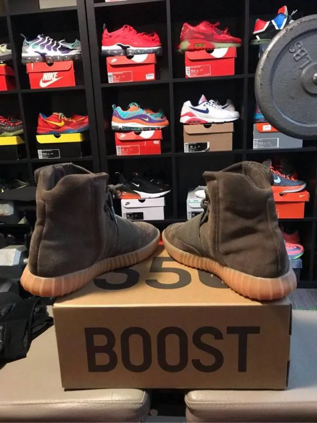 Adidas yeezy 750 boost chocolate sz 9.5 gum sole