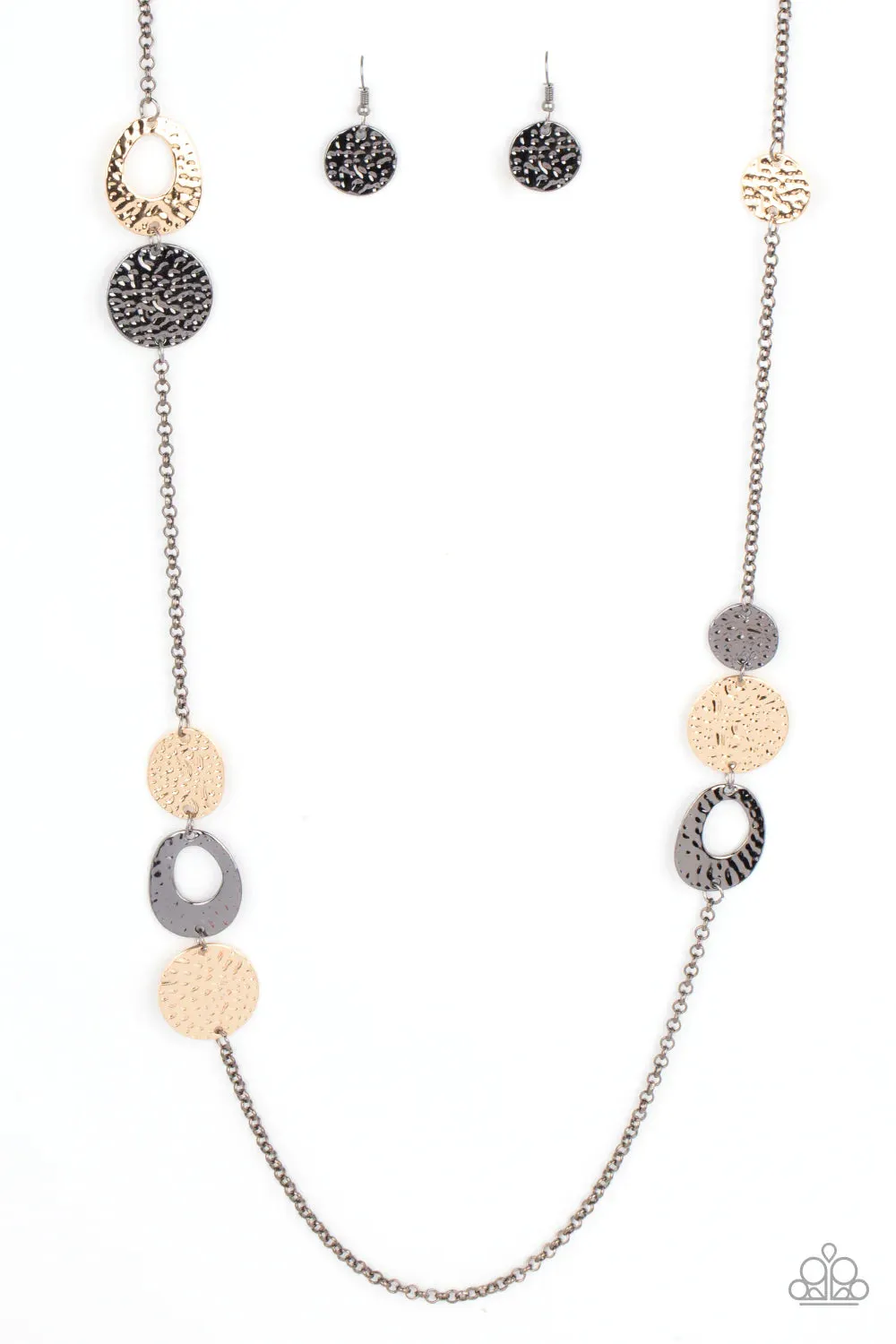 Gallery Guru Black ~ Paparazzi Necklace