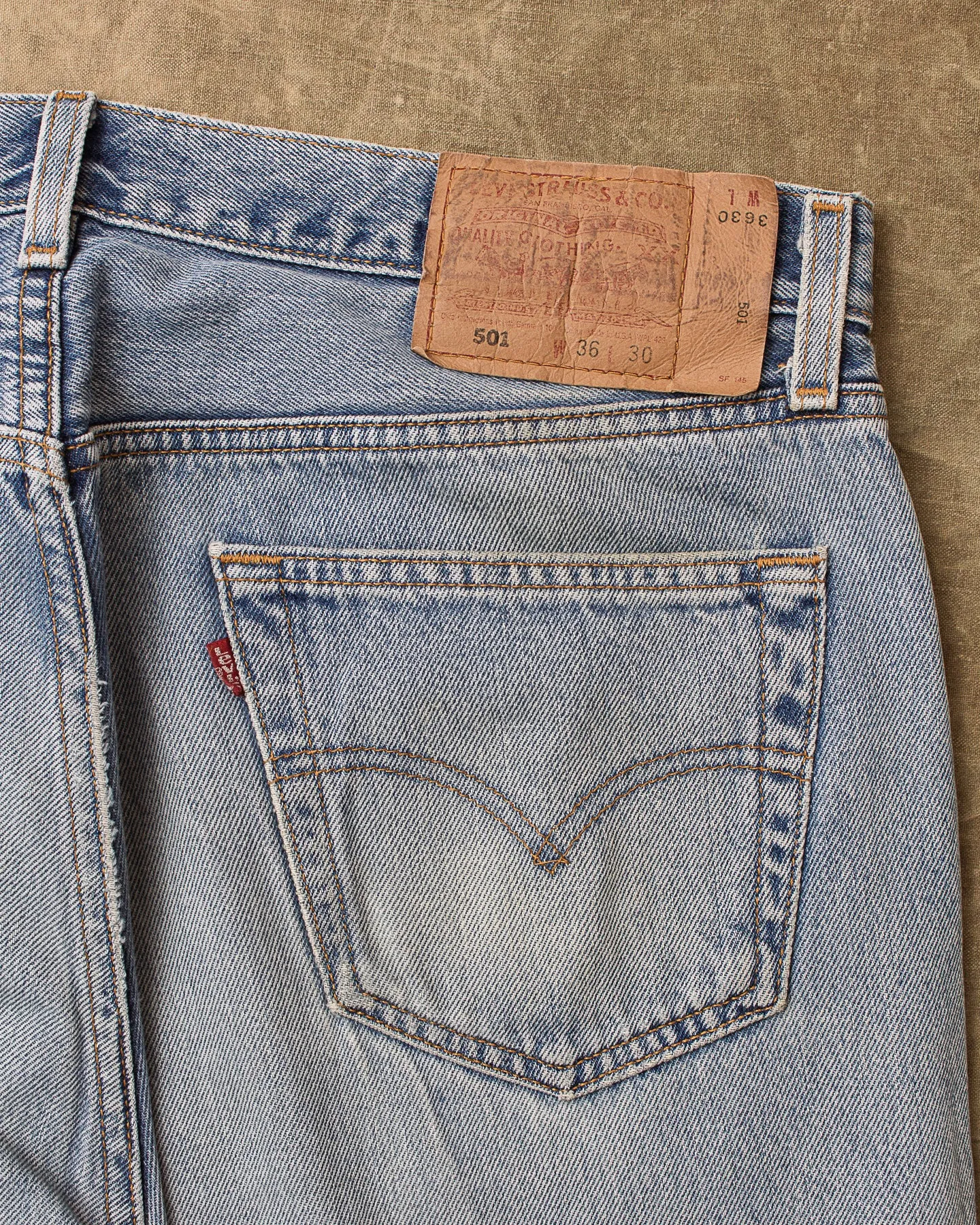 No. 16 Vintage 90's Made in USA Levi's 501 Jeans W36/L30