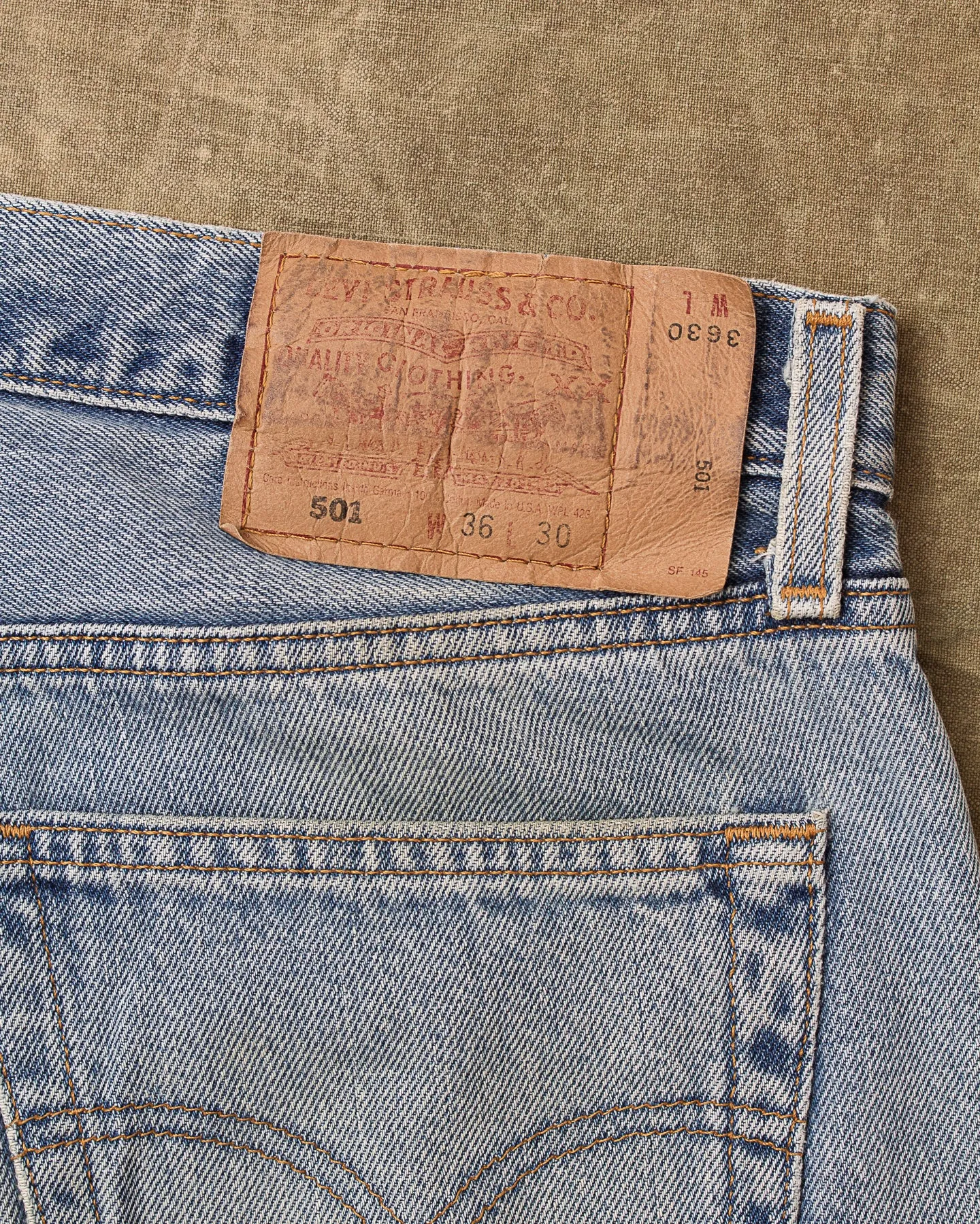 No. 16 Vintage 90's Made in USA Levi's 501 Jeans W36/L30